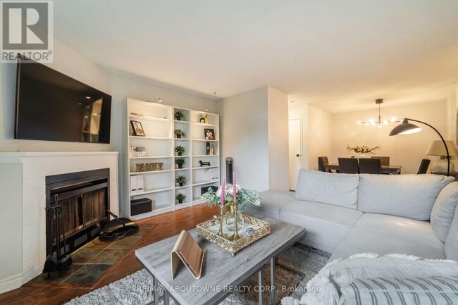 Photo du bâtiment - 1450 Glen Abbey Gate