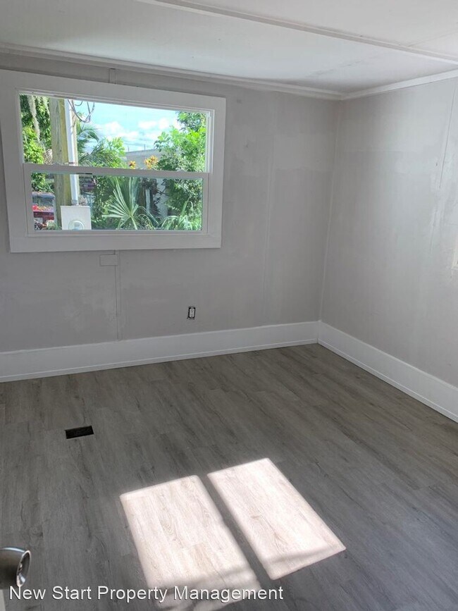 Foto del edificio - 3 br, 2 bath House - 1003 51ST Ave W