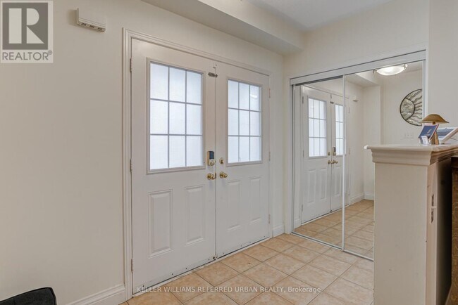 Photo du bâtiment - 282 Giddings Crescent