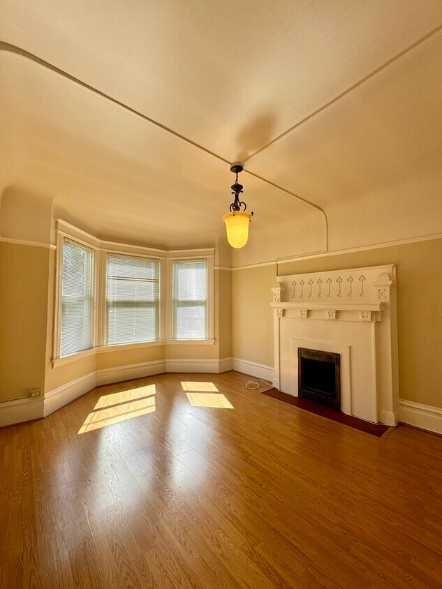 Foto principal - Huge top floor flat on Polk Street - Roomm...