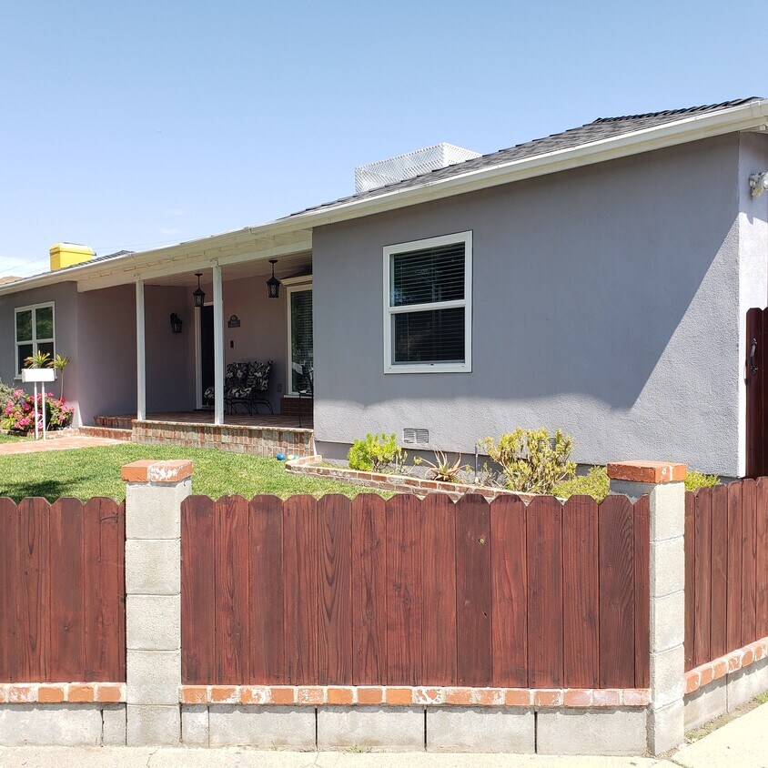 Front of the house - 10966 Braddock Dr
