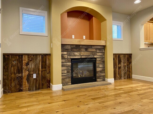 Foto del edificio - 3-BR Craftsman Home in NW Bend- Boyd Acres