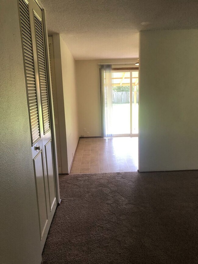 Foto del edificio - 2266 Birchwood Ave