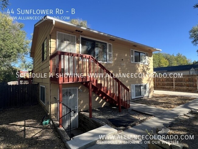 Foto del edificio - 44 Sunflower Rd