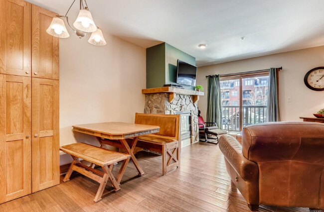 Building Photo - 20 Hunki Dori Ct