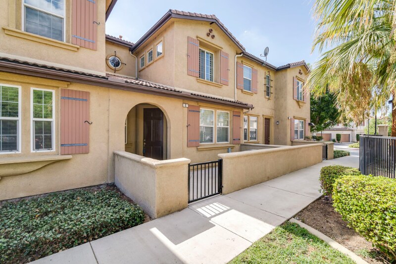 Foto principal - 26327 Iris Ave