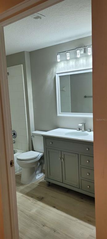 Building Photo - 14353 Fredricksburg Dr