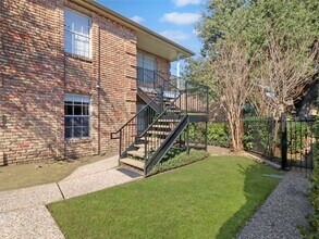 Building Photo - 6401 Skyline Dr