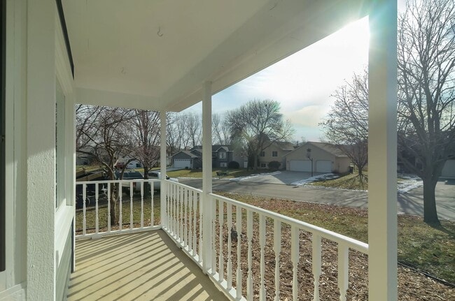 Building Photo - Great 2-Story Home*3 Bed*2 Bath*Lakeville-...
