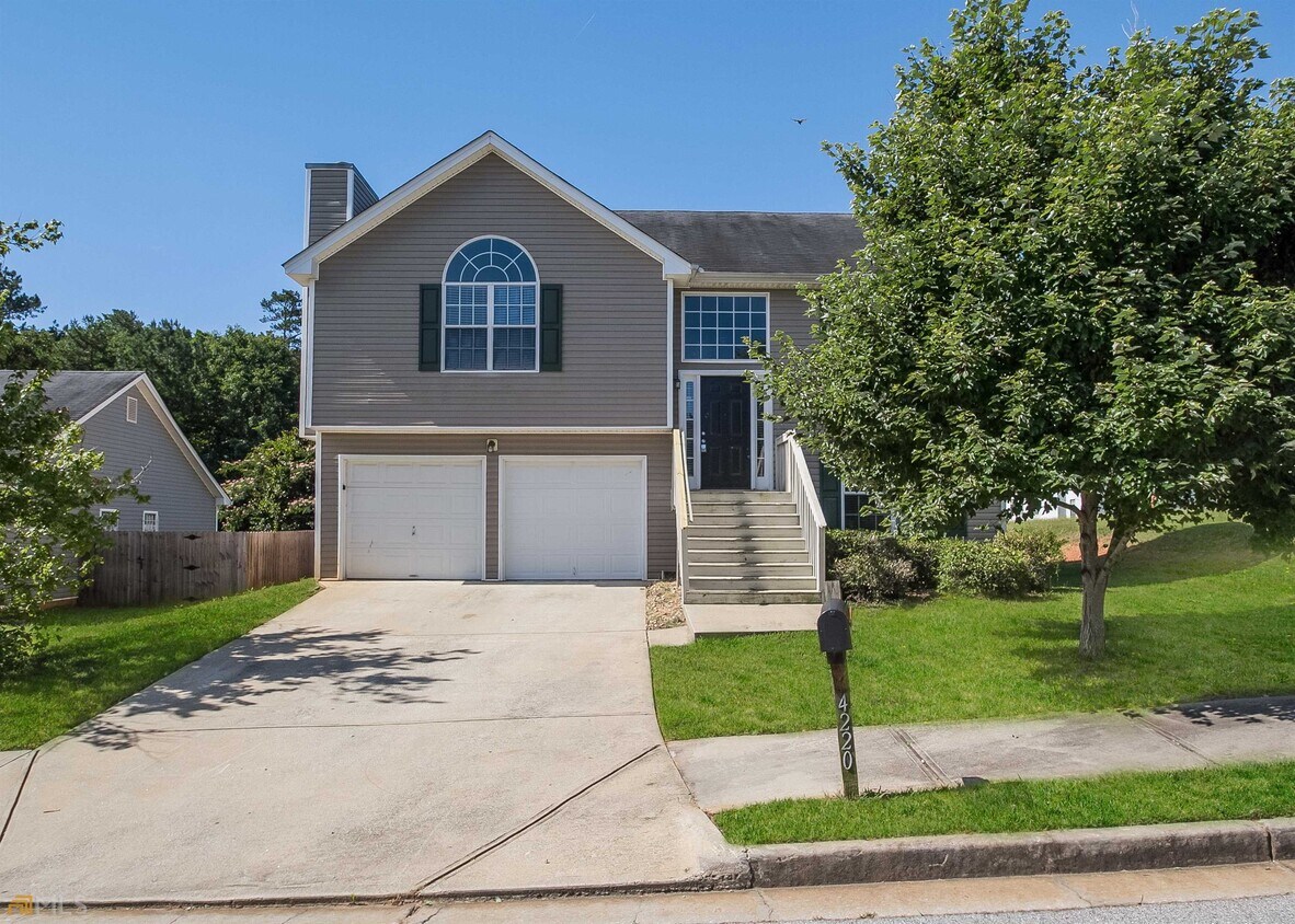 Primary Photo - 4220 Kensington Cove