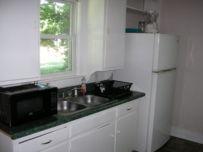 Foto del edificio - 1635 Sharon Dr