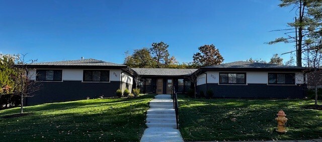 Building Photo - 820 Francis Pl