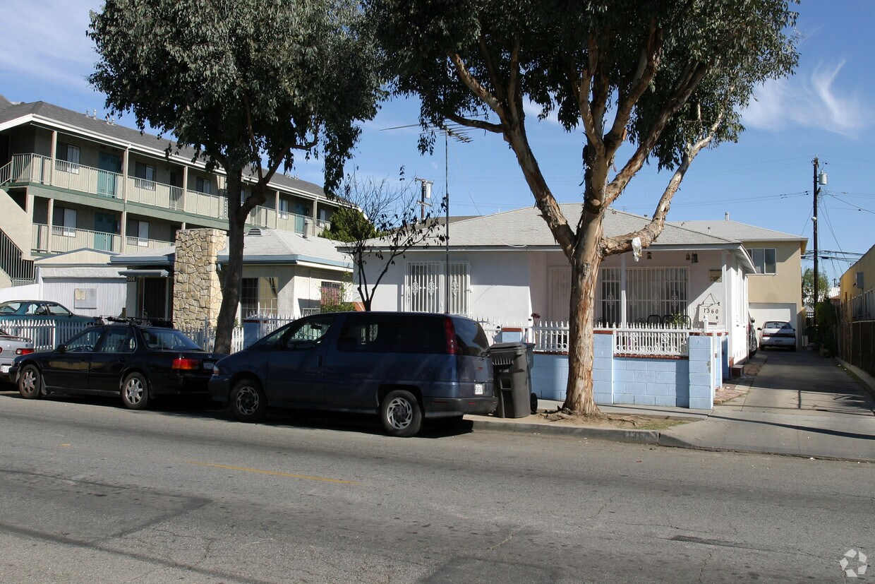 Primary Photo - 1366 Junipero Ave
