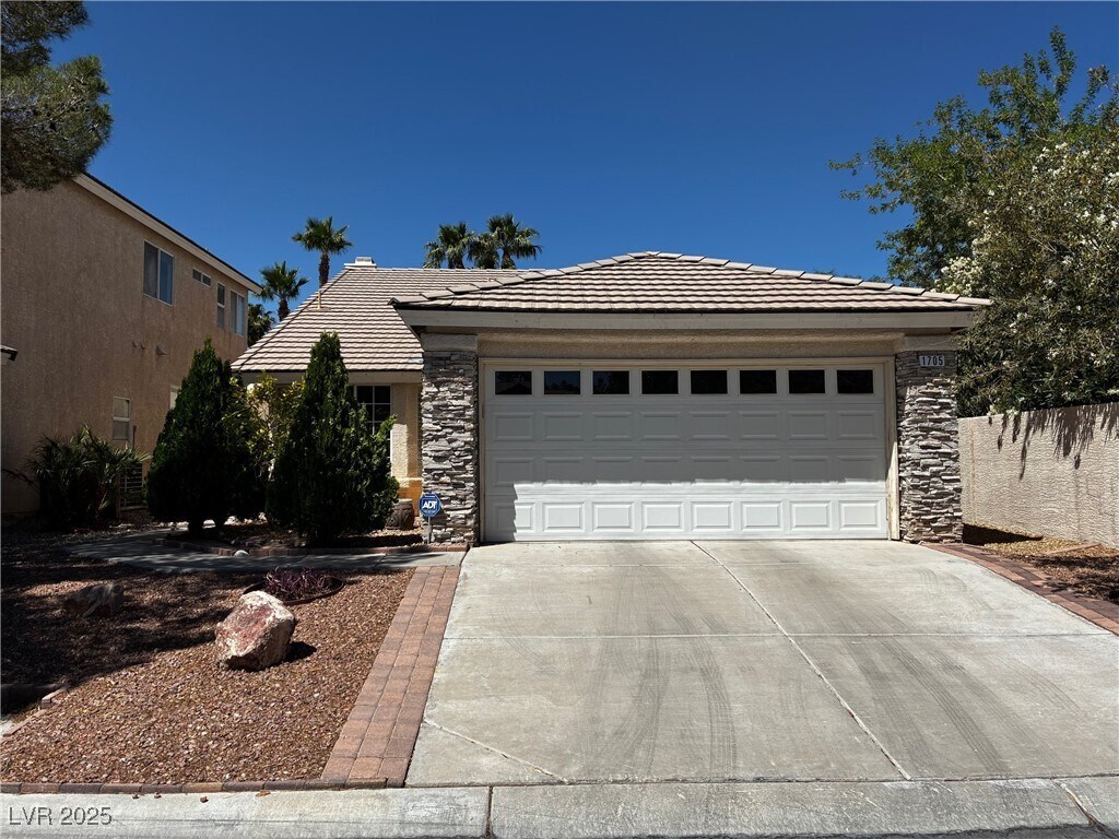 Primary Photo - 1705 Eagle Peak Way