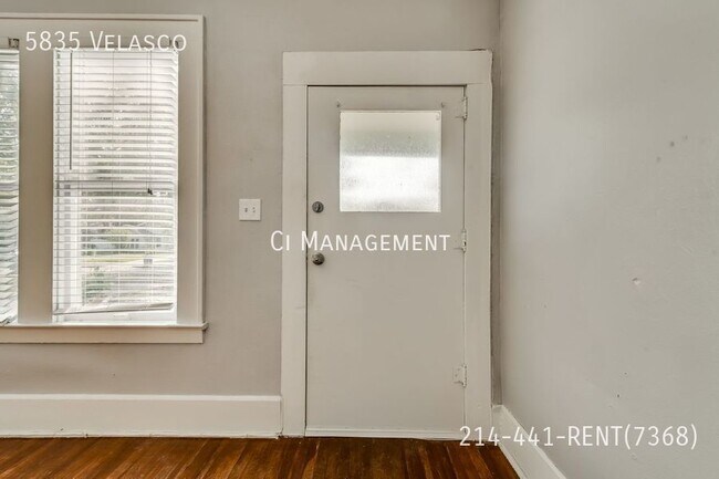 Foto del edificio - Beautiful Duplex for Rent in the Heart of ...