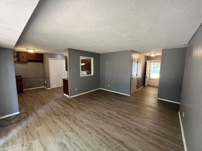 Foto del edificio - 3 bedroom 1.5 bath Available now!