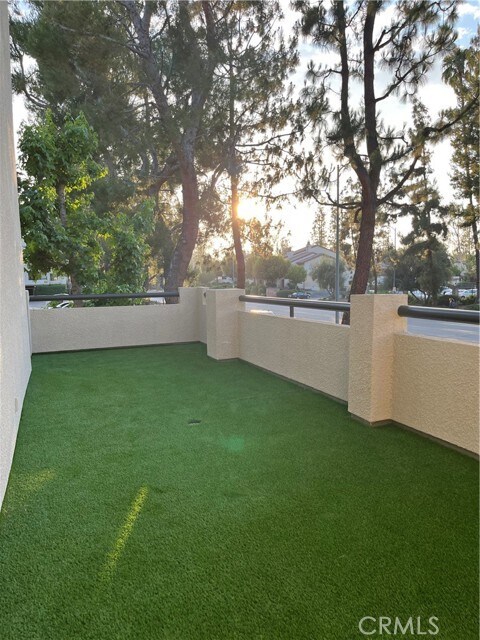 Foto del edificio - 21400 Burbank Blvd