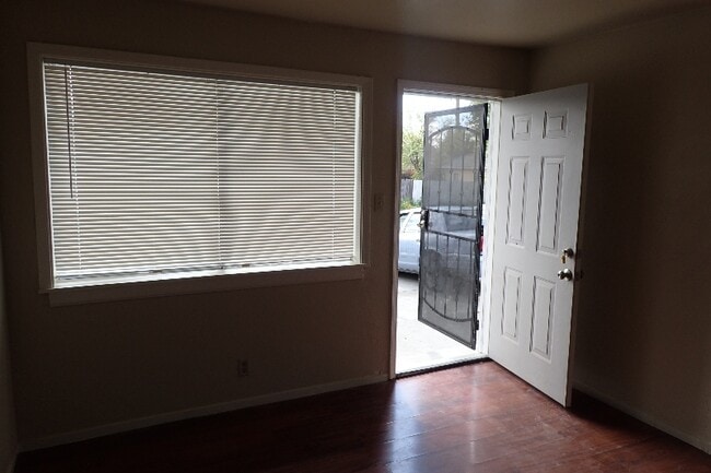 Building Photo - 731 Calvados Ave