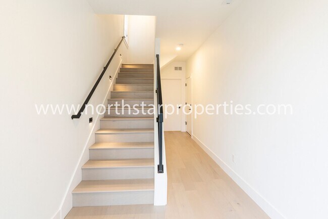 Building Photo - Modern and Spacious near Forest Park