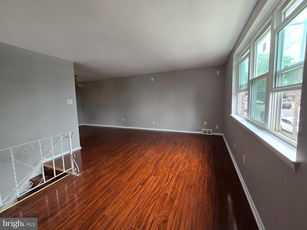 Primary Photo - 1713 Borbeck Ave