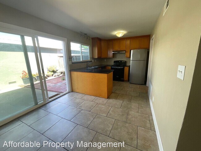 Building Photo - 3 br, 2.5 bath House - 4327 Bel Estos Way