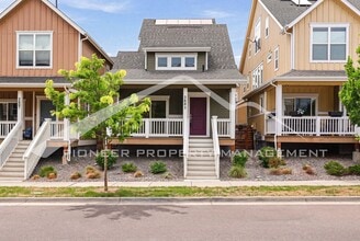 Building Photo - 2883 S Fox St