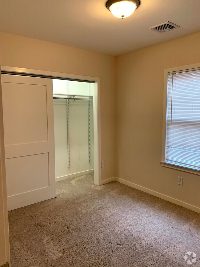 Apartments for Rent in 18042