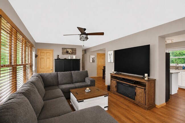 Foto del edificio - 2302 Manor Ln