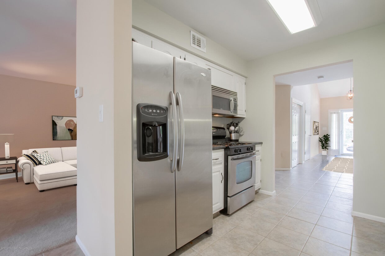 20 Essex Dr, Little Silver, NJ 07739 Condo for Rent in Little Silver
