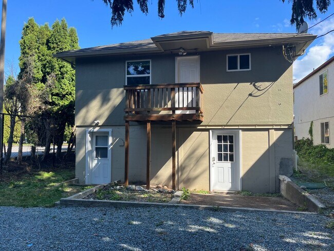 Foto del edificio - Beautifully Updated 6-Bedroom Home in York...