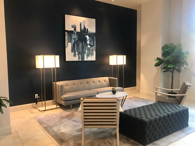 Private Lobby - 1521 L St Apartment