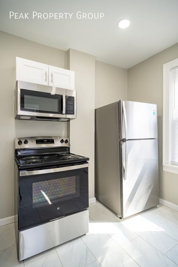 Building Photo - 73 E Markison Ave