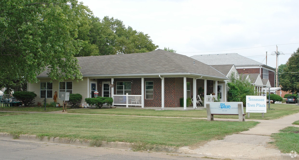 Building Photo - 1194-1220 SW Lincoln St