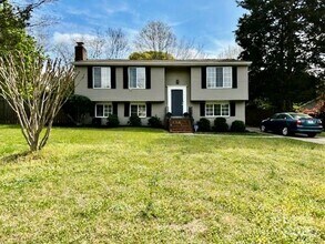 Building Photo - 7230 Shadowlake Dr
