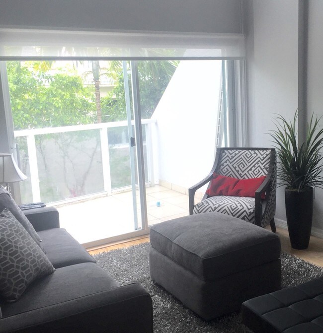 Living room - 1528 Brickell Ave