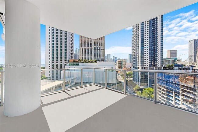 Foto del edificio - 851 NE 1st Ave