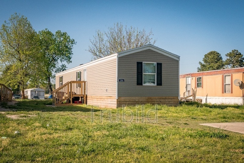 Primary Photo - 70 N King Henry Ct