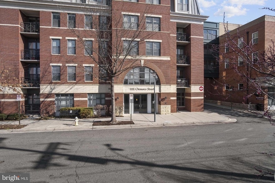 Primary Photo - 1111 Oronoco St