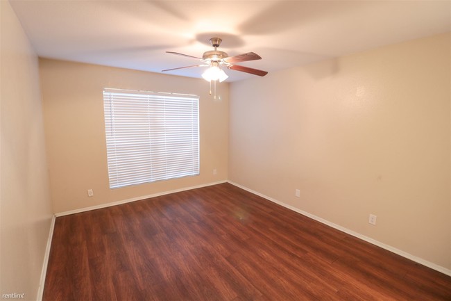 Building Photo - 1212 Sam Bass Cir