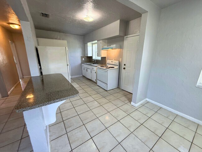 Foto del edificio - 15330 NW 31st Ave