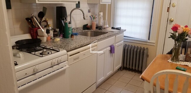 Foto del edificio - 9/1 No Fee! Spacious 2BR condo unit near Green Line