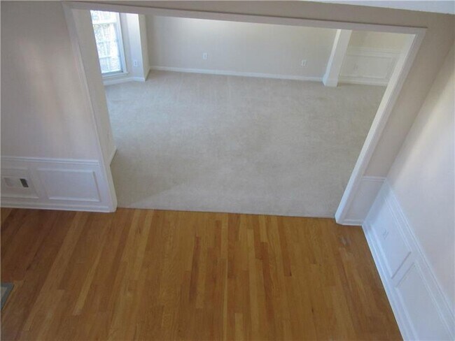 Foto del edificio - 11030 Glenbarr Dr