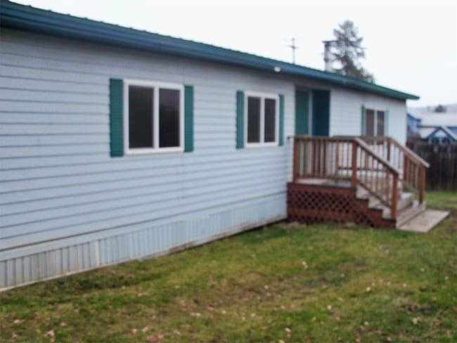 Building Photo - 106 W 2nd St