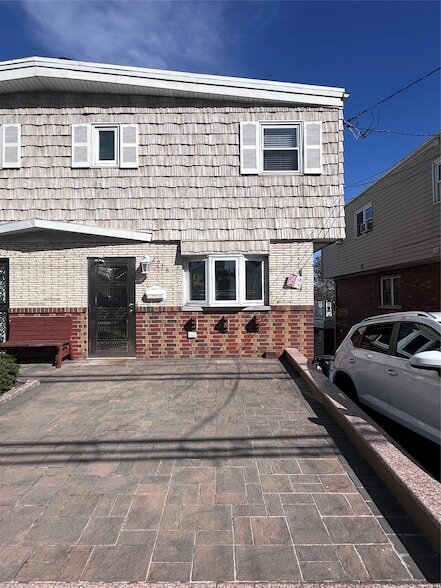 Primary Photo - 2518 Tiemann Ave