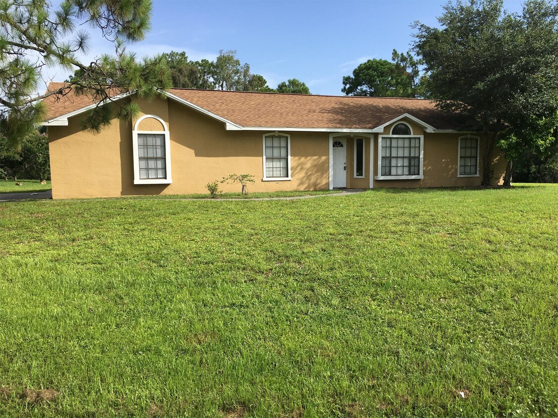 8249 Winged Foot Dr, Fort Myers, FL 33967 House for Rent in Fort