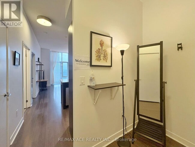 Building Photo - 360 Square One Dr