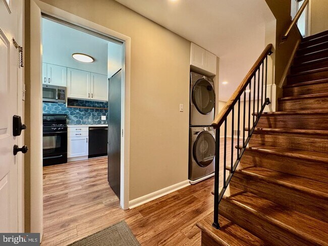 Building Photo - 3885 Steppes Ct