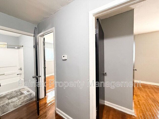 Building Photo - 2308 Nebo St