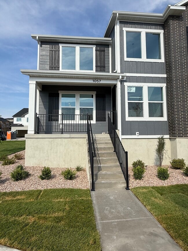 Building Photo - 1033 N Canvasback Dr