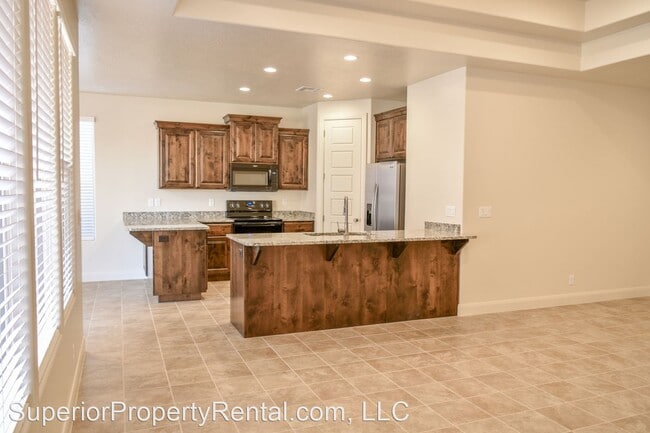 Building Photo - 3 br, 2 bath House - 204 W. Green Jade Drive